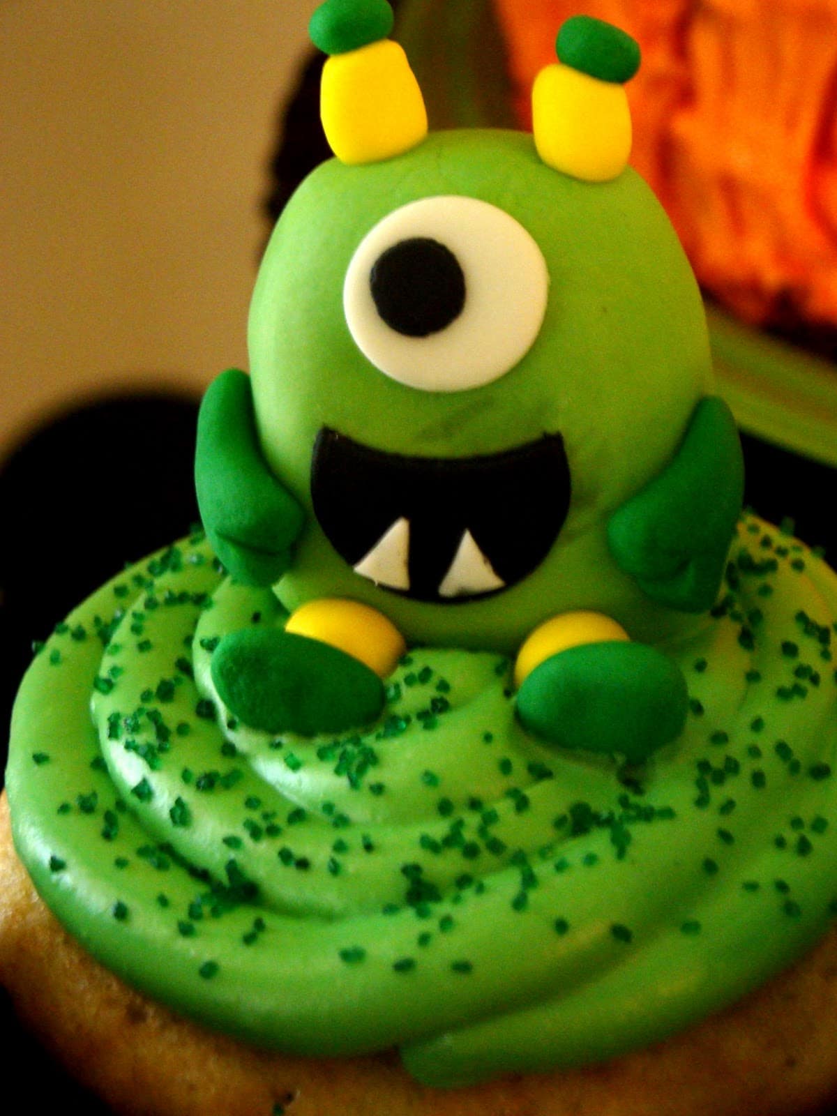 Monster Party + Monster Tutorial including lots of ideas and tutorials to have the perfect monster party!! { lilluna.com }