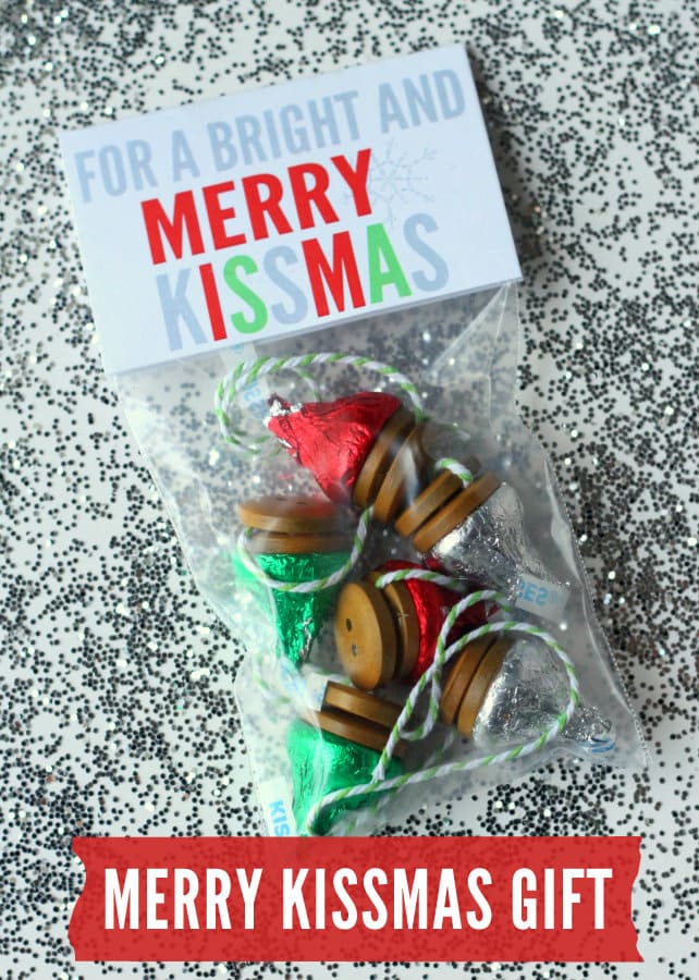 Bright and Merry Kissmas Gift Idea { lilluna.com } Simple and inexpensive!!