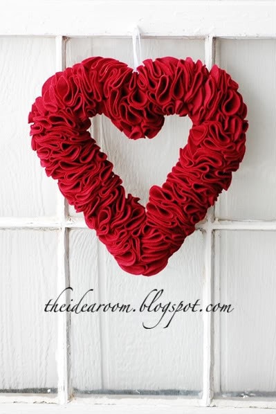 15+ Valentine's Wreaths! A collection of super cute and easy wreaths for your door!