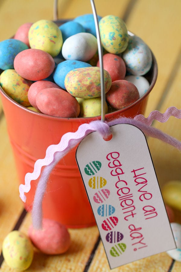 Easter Gift Tags on { lilluna.com } Cute tags for gifts, goodies, anything Easter!