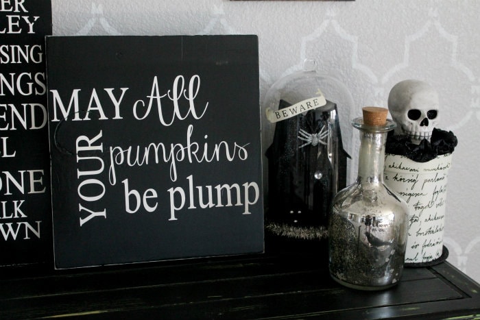 Halloween Gallery Wall! Great prints and ideas for the perfect Halloween display!