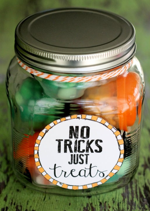 No Tricks Just Treats Jar!! Great gift idea! Fill with fun little treats!