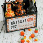 Halloween Pop Box Gift!! Fill with yummy treats and you have a great gift!!