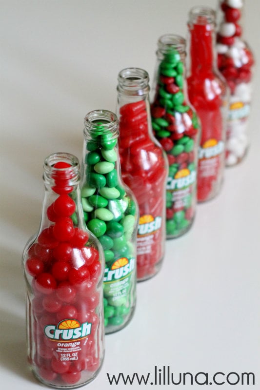 Christmas Pop Bottle Gift Set!! Such a fun way to give a variety of treats!! FREE prints on { lilluna.com }