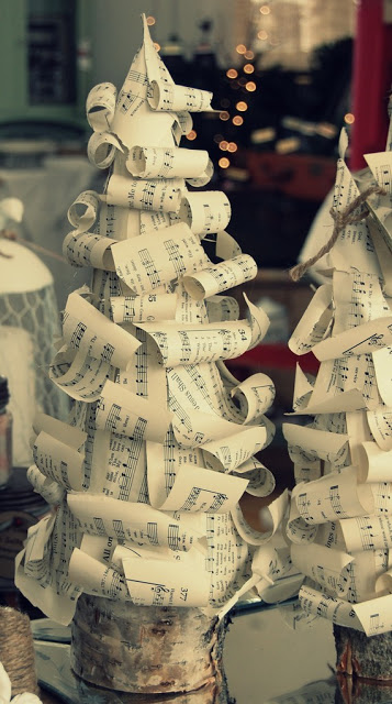 A beautiful collection of 30 Handmade Christmas Trees! Lots of great ideas to inspire you!