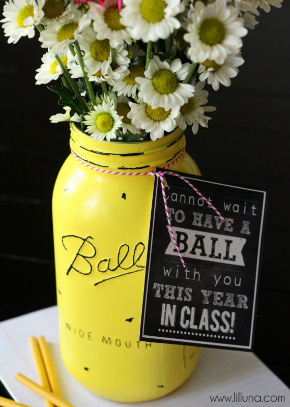 Vintage Ball Jar Teacher Gift with free print on { lilluna.com } Fill with pencils or flowers!!