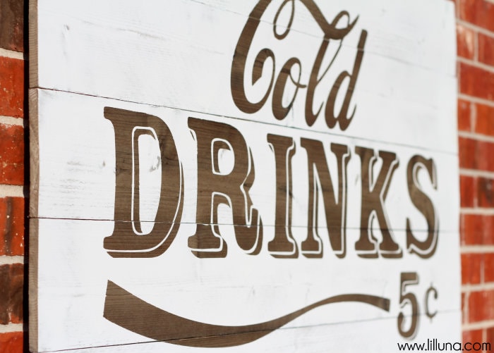 VINTAGE Cold Drinks Sign Tutorial { lilluna.com } The perfect outdoor sign!!