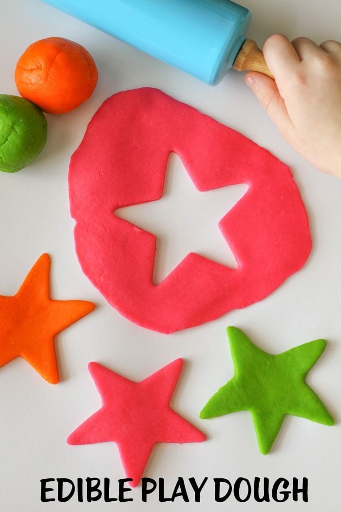 Simple (and EDIBLE) Play Dough - perfect for the kiddos. Takes just minutes to make! { lilluna.com }