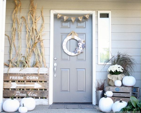 45 Halloween Decor Ideas - TONS of spooky and fun Halloween decorations to inspire you!! { lilluna.com }