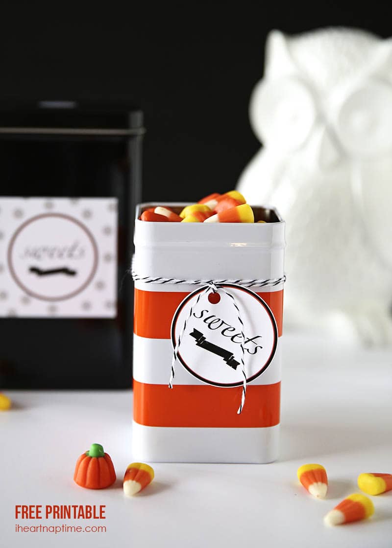 25+ Halloween Gift Ideas for neighbors and friends!! { lilluna.com } Cute and easy to put together ideas!!