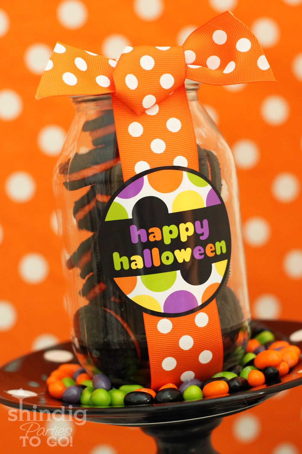 Super cute and FREE Halloween Tags on { lilluna.com } Cute labels to add to any of your Halloween treats or gifts!