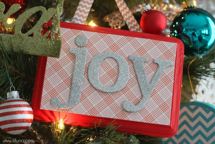 DIY Christmas Word Plaques that make great ornaments! { lilluna.com }