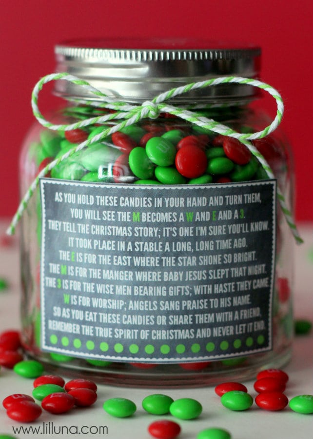 Christmas M&M Poem and Gift Idea - cute and simple - all you need is some m&m's, a jar, ribbon, and your label!! { lilluna.com }
