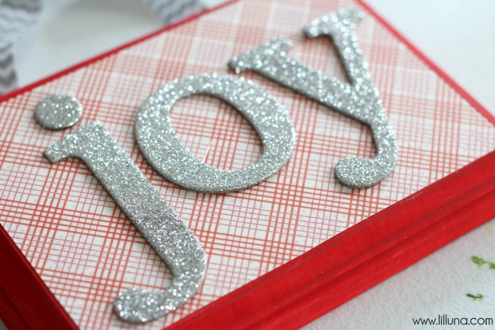 DIY Christmas Word Plaques that make great ornaments! { lilluna.com }