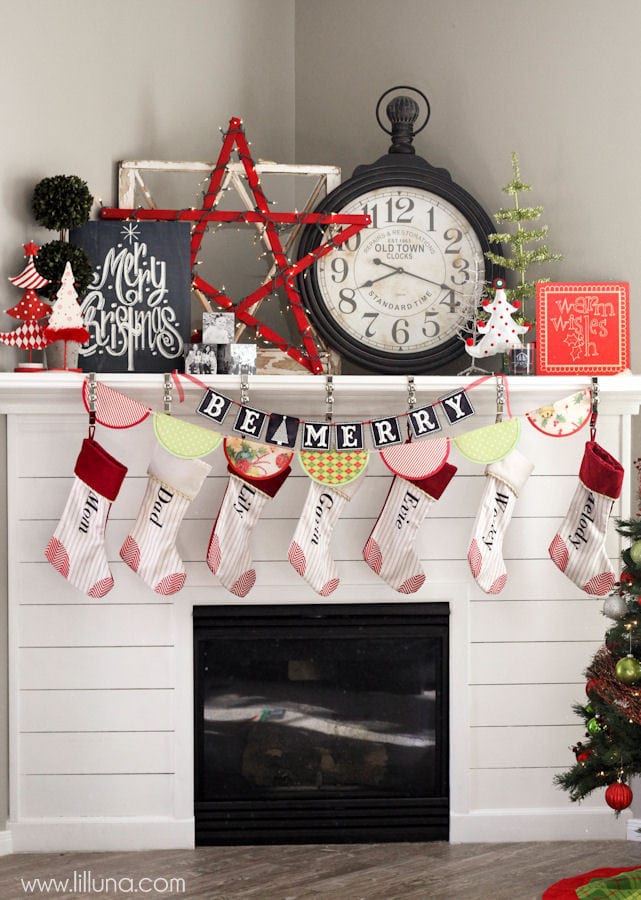 Christmas Mantel Decor and free prints on { lilluna.com } Cute ideas to help inspire your own decor and creativity!