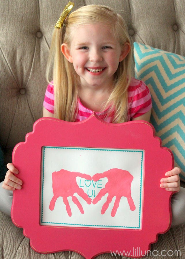 Cute LOVE U Hand Prints printable - perfect gift for Valentine's Day! { lilluna.com } Super easy and kids will have fun helping!!