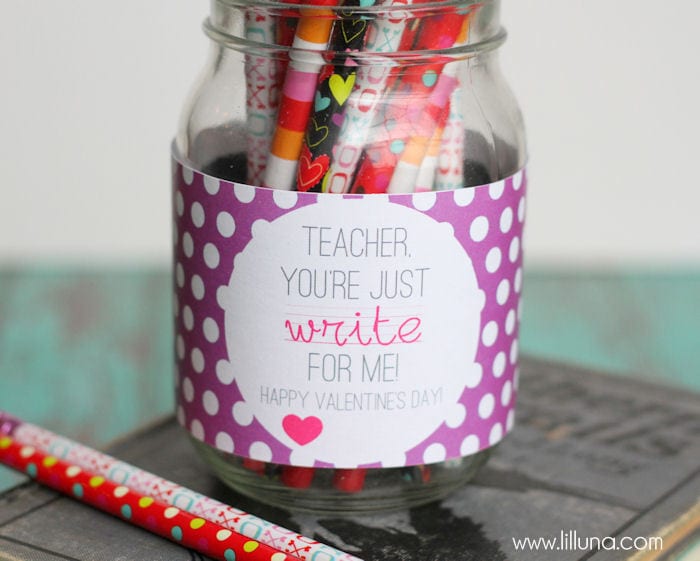 EASY and CUTE Valentine's Day Teacher Gift and FREE print on { lilluna.com } Just fill with pencils, pens, whatever a teacher needs!