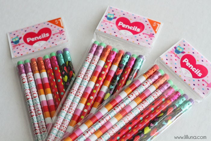 EASY and CUTE Valentine's Day Teacher Gift and FREE print on { lilluna.com } Just fill with pencils, pens, whatever a teacher needs!