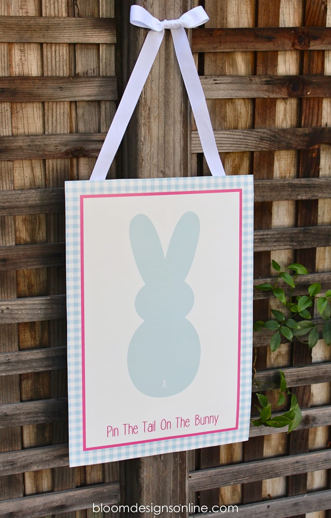 Super cute Pin The Tail On The Bunny game - free print on { lilluna.com } 