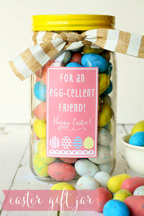 Egg-Cellent Easter Gift Ideas - cute and inexpensive! { lilluna.com } Few supplies needed to make this fun Easter gift.