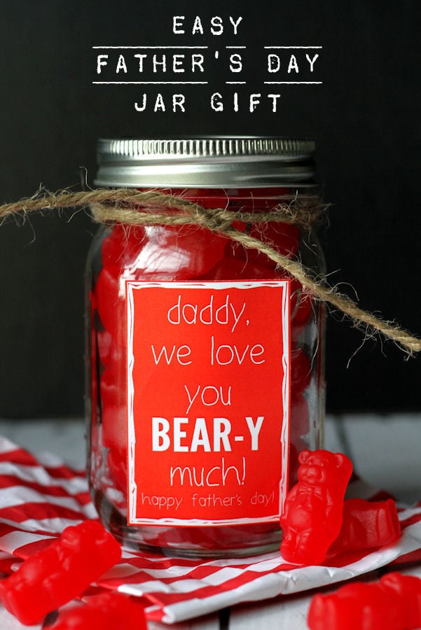 Super CUTE and SIMPLE Father's Day gift that says how BEAR-y much you love him! Free print on { lilluna.com } 