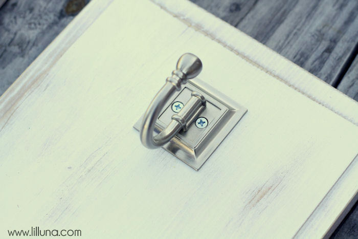 DIY Outdoor Solar Light Hangers tutorial on { lilluna.com } Great and simple project for the porch or backyard.