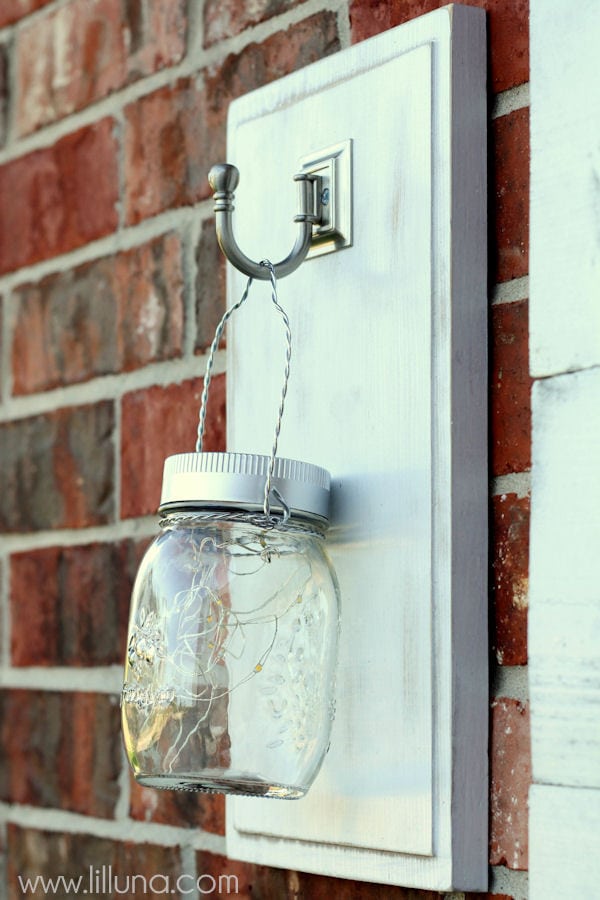 DIY Outdoor Solar Light Hangers tutorial on { lilluna.com } Great and simple project for the porch or backyard.