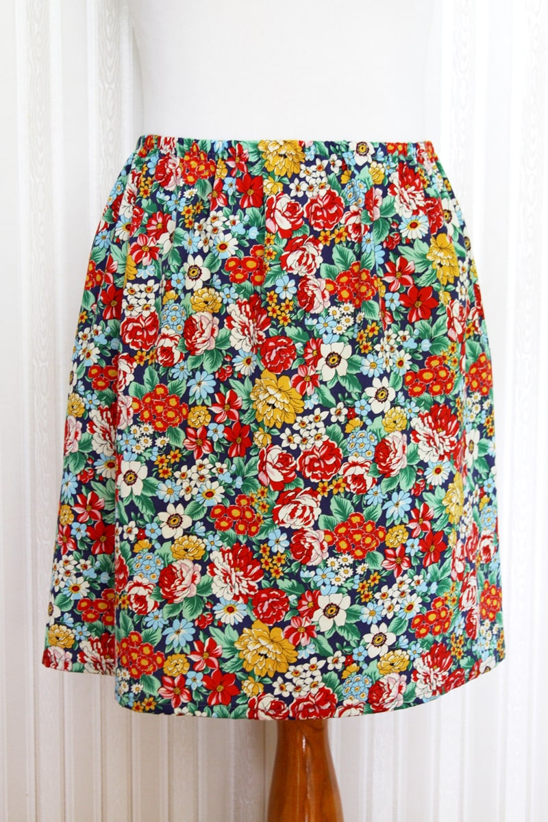 Easy 15 Minute DIY Skirt tutorial on { lilluna.com } Super quick to make and best part, you can choose your own fabric and grab some elastic and basic sewing supplies and you're set.