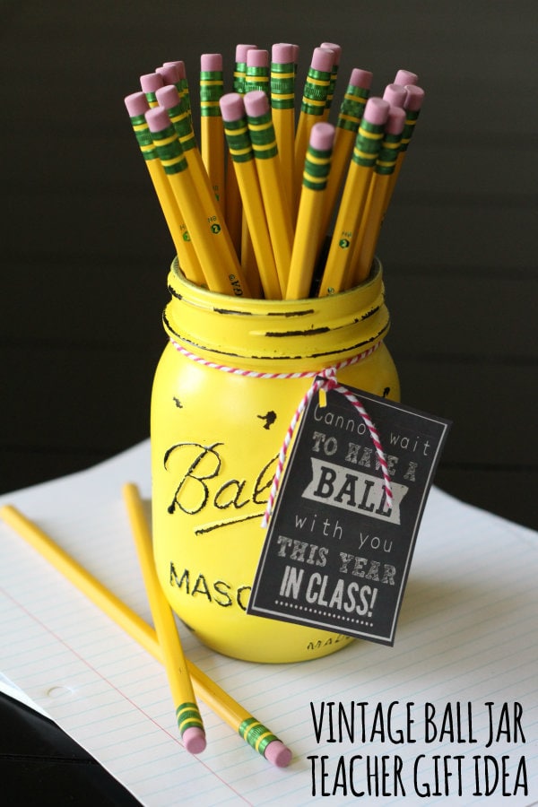 Super cute Vintage Ball Jar Teacher Gift with free print on { lilluna.com } Fill with pencils or flowers!!
