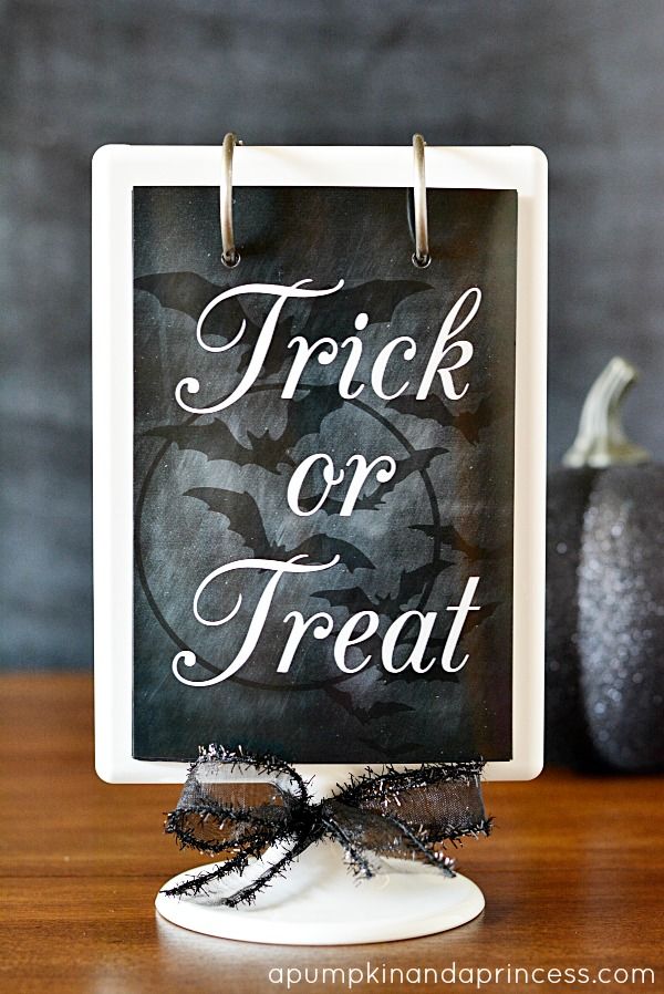 A fun collection of 65+ FREE Halloween Printables!! A must see roundup on { lilluna.com }! Use as decor, on treats, for gifts, so many ways to use these prints.