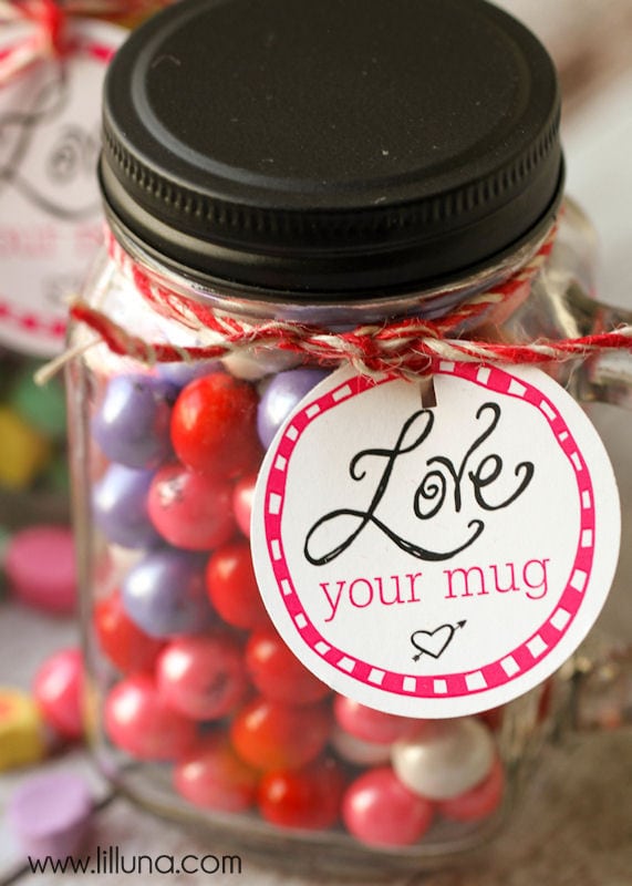 LOVE your Mug Valentine's gift idea - free tags on { lilluna.com } A simple and inexpensive idea!