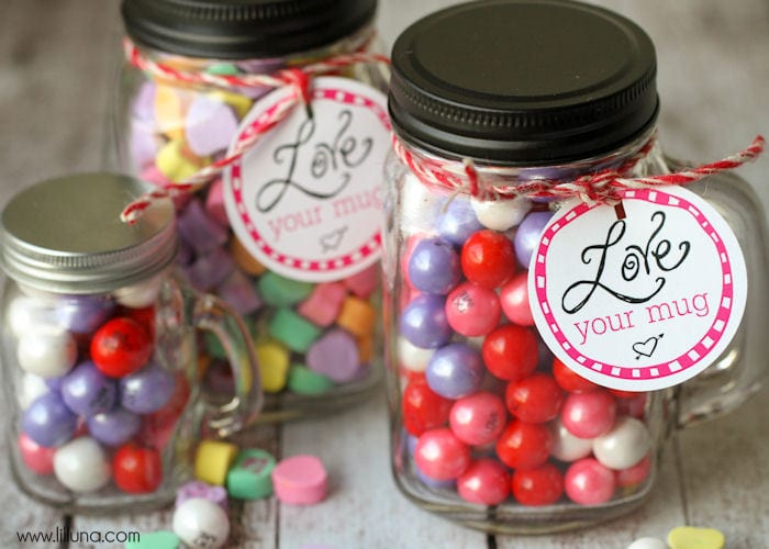 LOVE your Mug Valentine's gift idea - free tags on { lilluna.com } A simple and inexpensive idea!