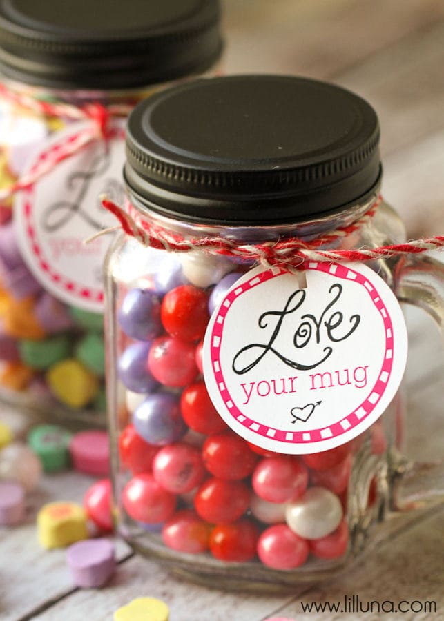 LOVE your Mug Valentine's gift idea - free tags on { lilluna.com } A simple and inexpensive idea!