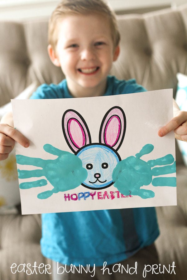 Hoppy Easter Bunny Hand print - CUTE! Free printables on { lilluna.com } Kids will have a blast coloring and painting their hands!