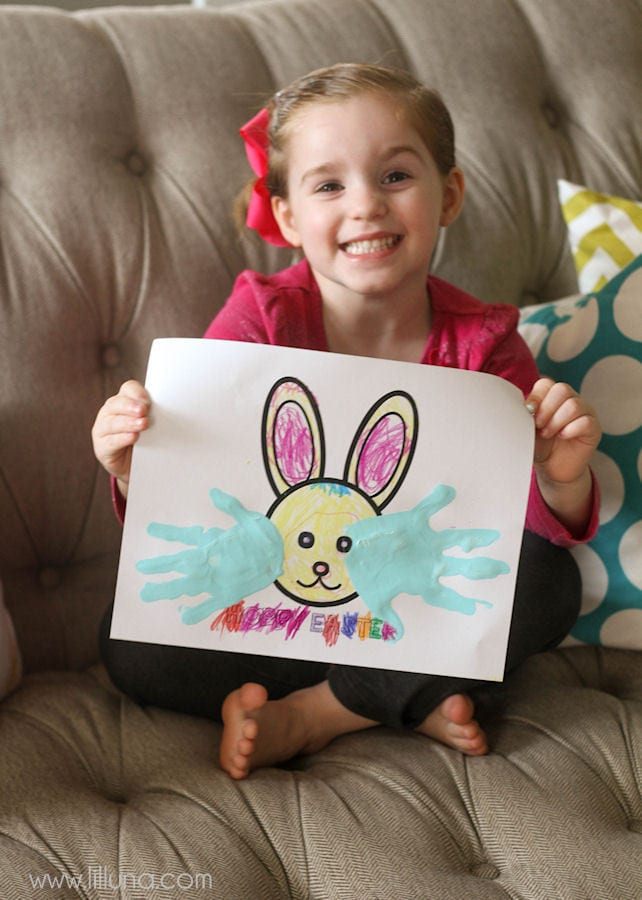 Hoppy Easter Bunny Hand print - CUTE! Free printables on { lilluna.com } Kids will have a blast coloring and painting their hands!
