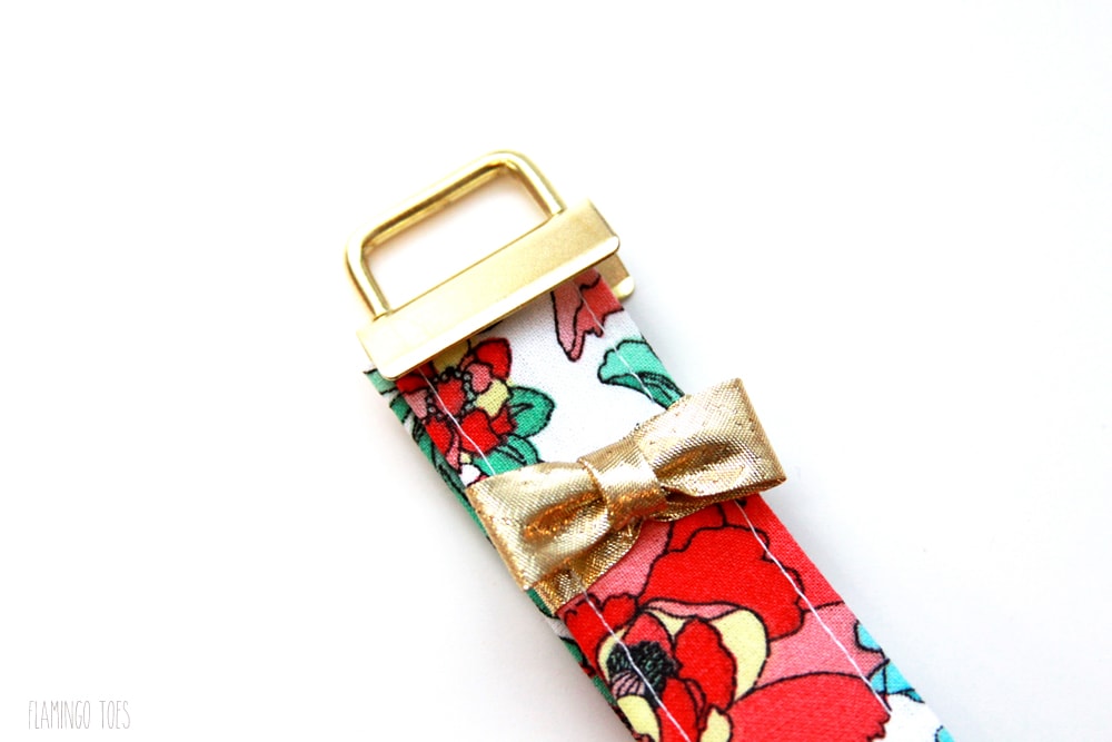 Kate Spade inspired Key Fobs - learn how to make them with this easy tutorial on { lilluna.com }