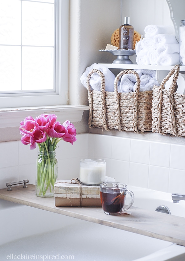 This easy DIY bathtub tray is perfect for drink or your favorite book while you soak! Tutorial on { lilluna.com } All you need is some pine board, stain, cabinet pulls, and sandpaper.