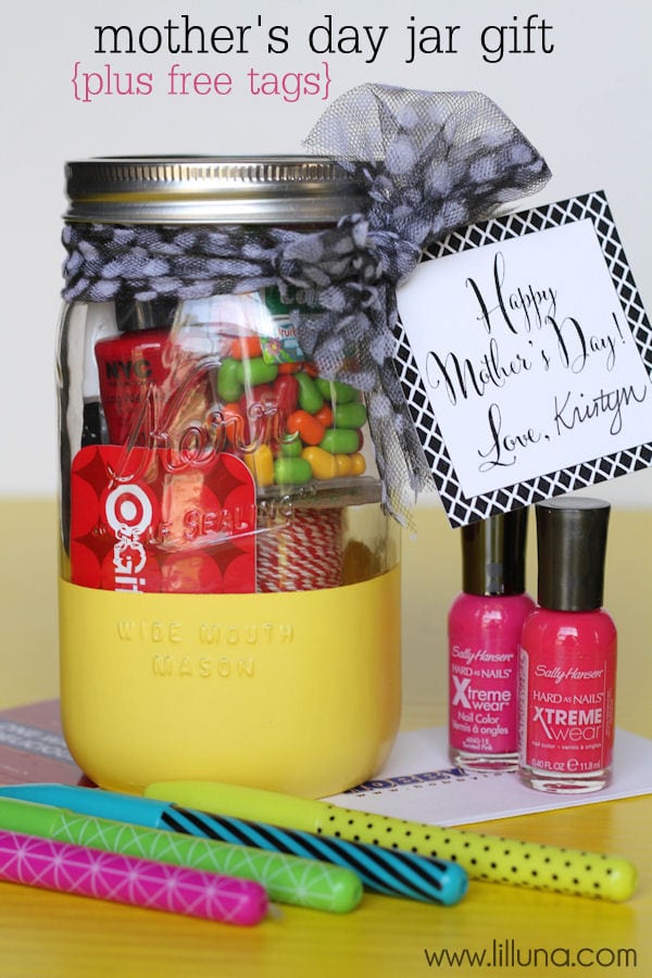Super Cute and Easy Mother's Day Jar Gift with free tag { lilluna.com } Gather all a mom needs and stick in jar, add some ribbon, and the tag and you're set!