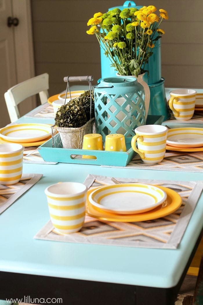 Beautiful Table Makeover tutorial on { lilluna.com }