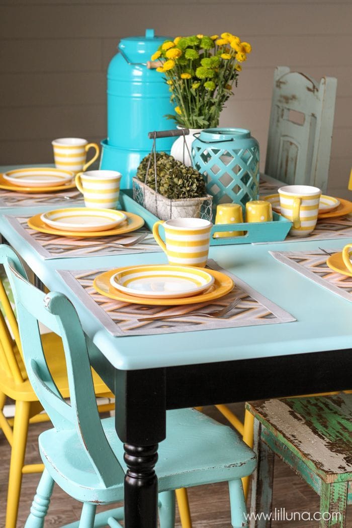 Beautiful Table Makeover tutorial on { lilluna.com }