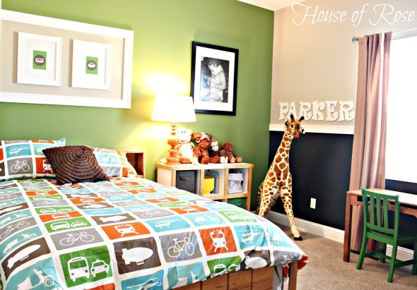 A roundup of lots of great boys rooms designs to help inspire your own boys room. See it on { lilluna.com }!