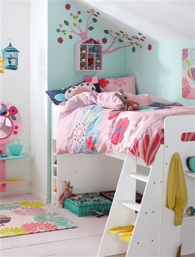 A roundup of gorgeous little girl rooms sure to give you some inspiration! Check it out on { lilluna.com }