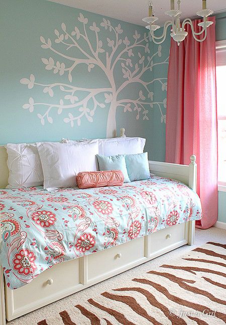 A roundup of gorgeous little girl rooms sure to give you some inspiration! Check it out on { lilluna.com }