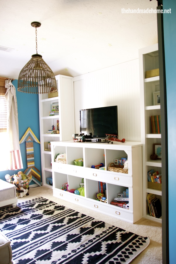 A roundup of amazing playroom ideas! Check it out on { lilluna.com } Lots of great and fun ideas!