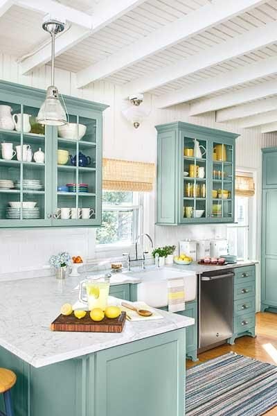 A roundup of beautiful kitchens to inspire your own kitchen design! Check it out on { lilluna.com }