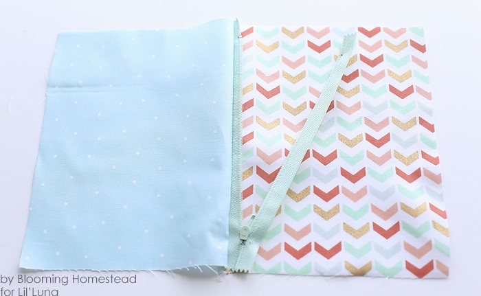 Easy sew zipper pouches - Perfect beginner project! Full tutorial on { lilluna.com }