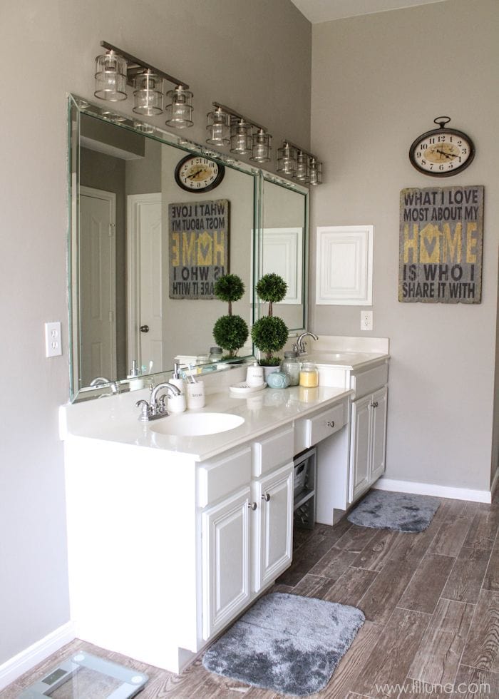 Master Bathroom Makeover on { lilluna.com } Great tips and ideas to help inspire your own creativity!!