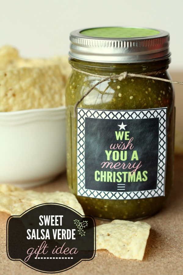 Sweet Salsa Verde Christmas Gift with Free Printable on { lilluna.com } A tasty gift that needs just a few ingredients!
