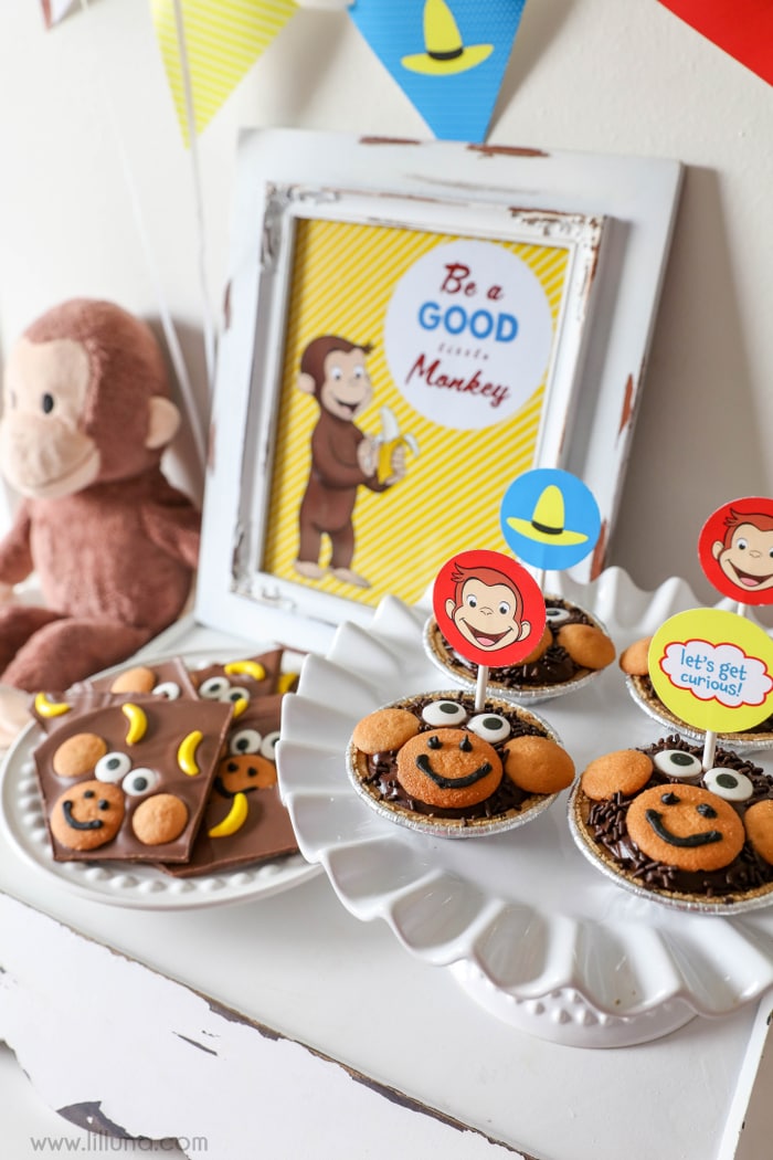 Homemade Monkey Bark, Monkey Pudding Pies, and FREE Curious George Party Printables to celebrate Curious George streaming exclusively on Hulu!! #ad