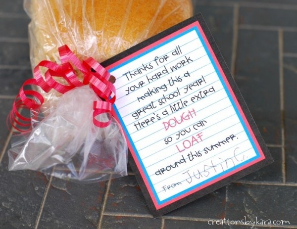 A roundup of 20+ Teacher Appreciation Gifts - lots of great crafts and FREE printables to make for the perfect gift for all those awesome teachers!! { lilluna.com }